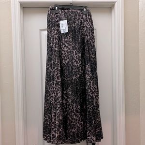 Lularoe Deanne wrap around skirt, size extra large NWT